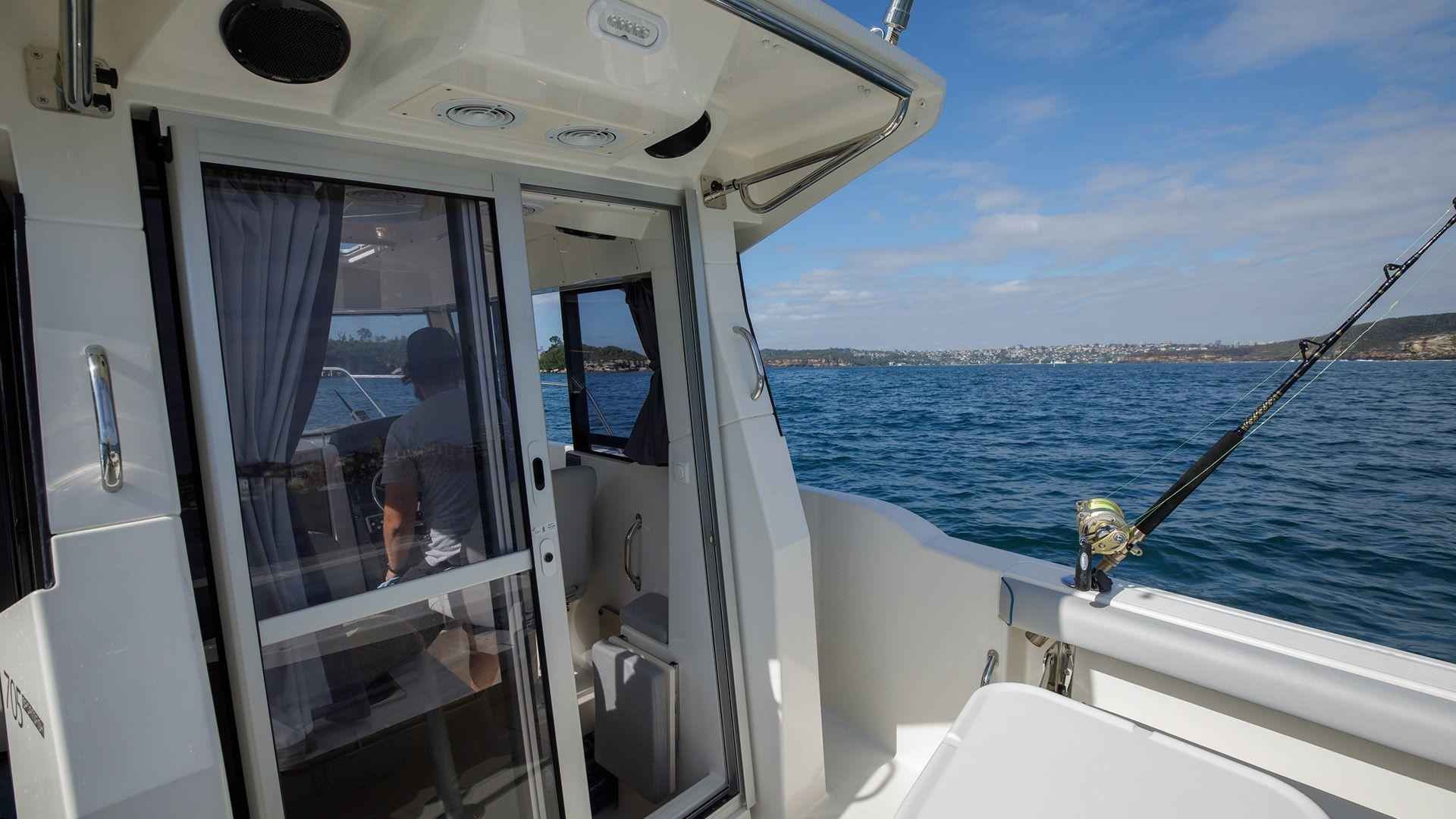 Arvor-705-Sportsfish-Internal-4_4_11zon